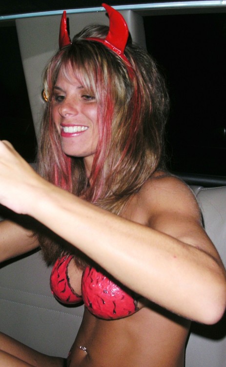 milfs77: Me having some more fun on Halloween in Limo :)