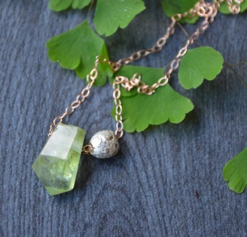 August Birthstone Necklace //LuminousDesignStore