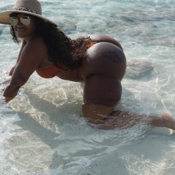 thequeencherokeedass:  Come and catch this 🌊 !! Onlyfans.com/Cherokeedass (at Male, Maldives)https://www.instagram.com/p/Bu1zlBwAtxi/?utm_source=ig_tumblr_share&amp;igshid=1t68dtjiifyal
