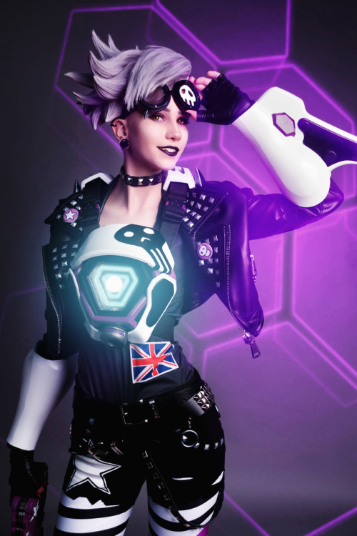 haku-mikiriyami: Tracer Ultraviolet | Overwatch Fandom: Overwatch Characters: Tracer 