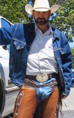 thenewutahbear:  phd-bullrider:  Chaps and buckle enhance the bulge   Check out my my new Tumblr blog!The New Utah Bear