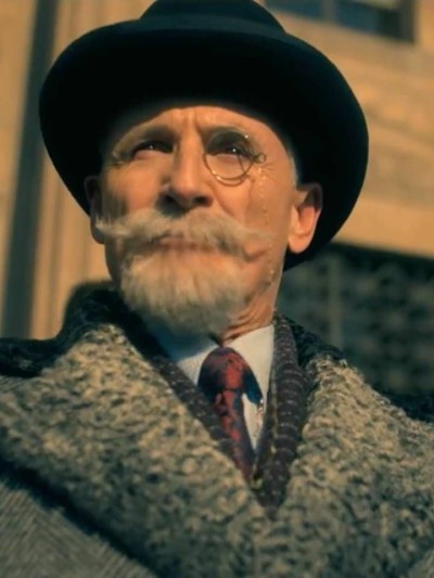 Klaus hargreeves is a father | Tumblr