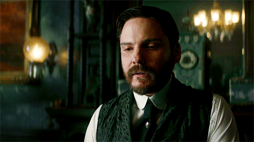 deputyfarahblack:The Alienist Episode 4 ►These Bloody Thoughts The question you should be asking is 