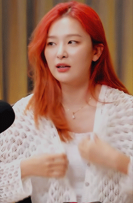 theseulgis: her fire hair 🔥