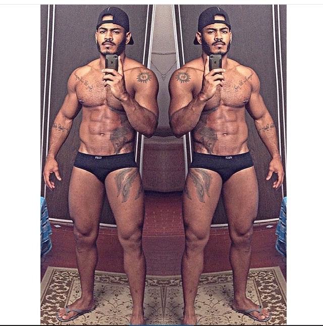 roheartlessro:  Sexy 😍😍😍