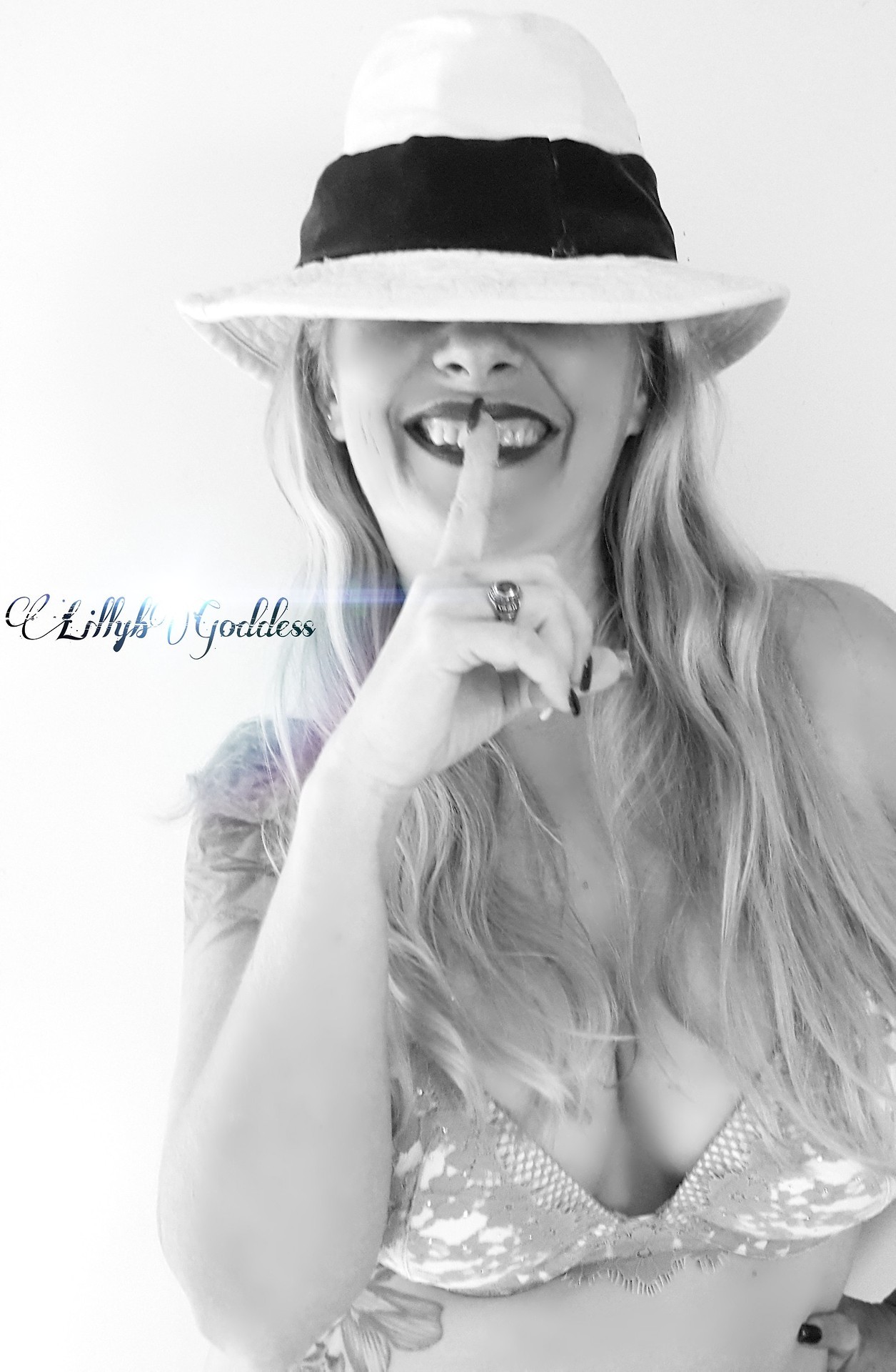 lillybgoddess:  mrmrssecret: Isn’t this the best day of the week to Share our Sexy?