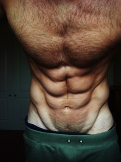 fABtastic. I would lick those! Make YOUR dreams come true… show off your abs! nudedreamscomingtrue.tumblr.com