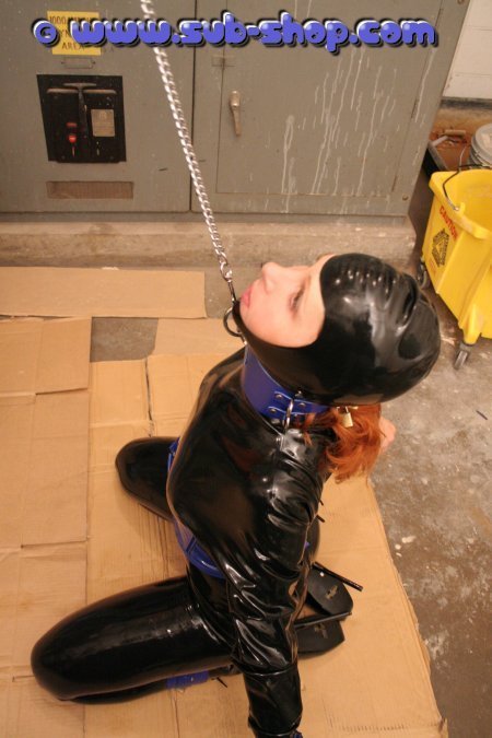 subshopnicole:  In the basementSub-Shop