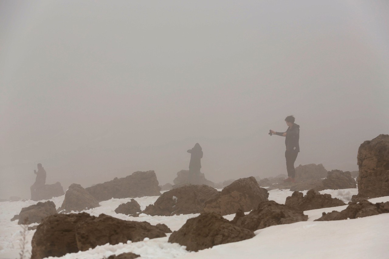 UN CENTRO DE ESQUÍ EN MEDIO DE LA GUERRA. Es Monte Korek, Irak, que se encuentra en medio de una sangrienta batalla para expulsar a los yihadistas. Pero en el medio de ese conflicto existe un “oasis”, en que soldados y refugiados se olvidan de la...