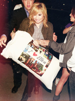 Demi Lovato arriving at LAX, 11/5