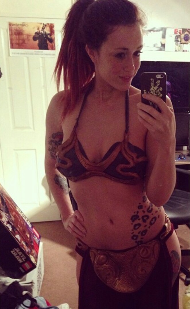 chadsuicide:  sexandcars-nuffsaid:  Now that’s a Leia! chadsuicide  Got dressed
