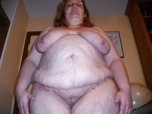 bigssbbwfeedeefatty: Wanna fuck a hot horny bbw girl? CLICK HERE!