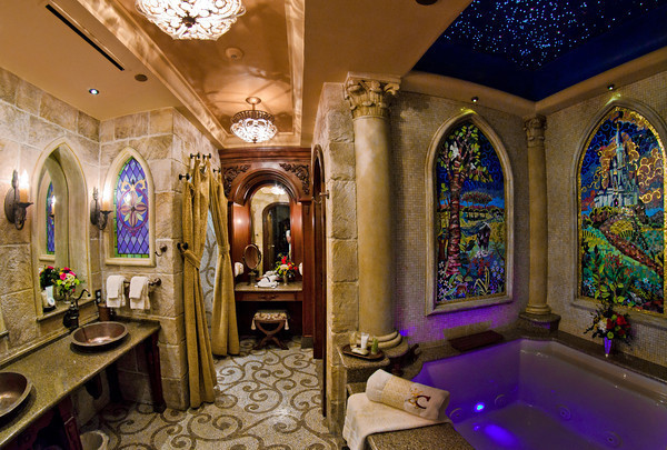 dreams-of-a-disney-wonderland:  A Tour of a Cinderella Castle Suite 