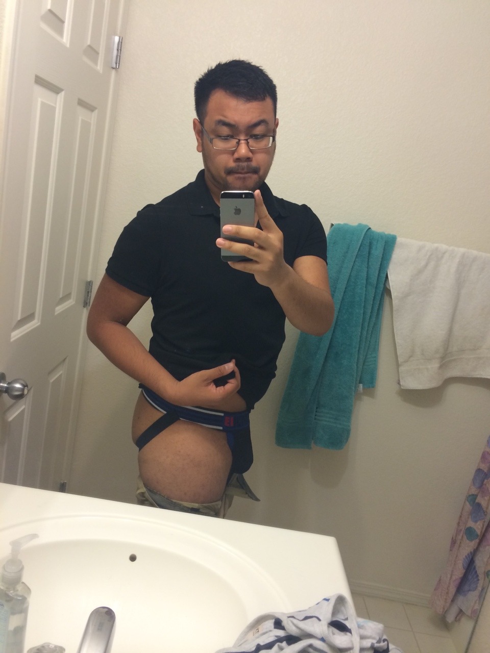 chesterlepanda:  Happy Mother’s Day your son is a hoe. I love my cell block 13