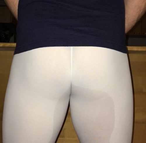 Porn photo gymsweatr:White tights wet