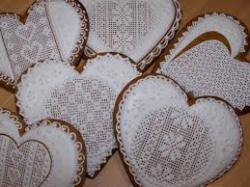 pocarovna:  I see you like embroidered cakes :DHere you go some more!