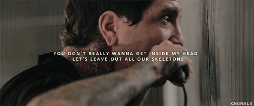 justinhiills:  the quality of this gif is making me scream 