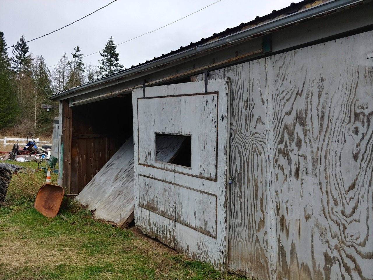 heyhayfay:  mossyoakmaster:  Heavy windstorm in town, helped @heyhayfay put a barn