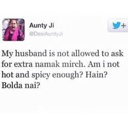 queen-kaur:  Hain ? BOLDA NAI  ? 😂😂😂  Aunty ji is killing it ey 