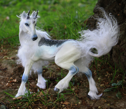 quequinoxart:  Kirins by Quequinox Art, 2011-2013.  Each kirin is a ooak sculpture, handmade from polymer clay over a wire and foil frame.  facebook.com/quequinoxartquequinoxart.com 