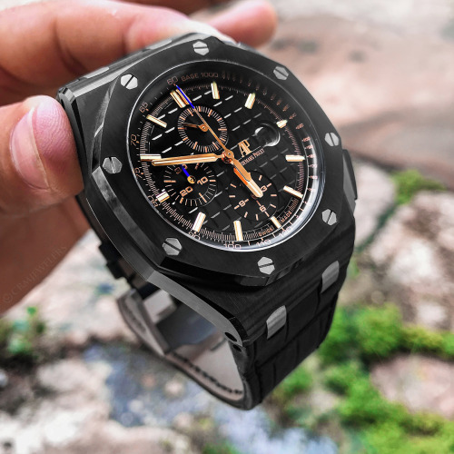 crmjewelers:AP Royal Oak Offshore! Can you handle this ceramic beast? $28,000  www.instagram