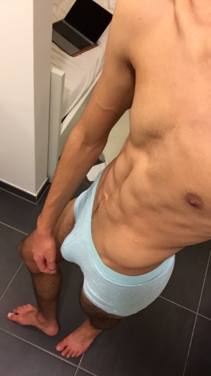 ehuro:  cleaning in my undies