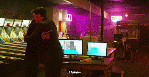 rochutrash:My theory is that Mr. Robot knew that Tyrell actually loves the real Elliot and he doesn&