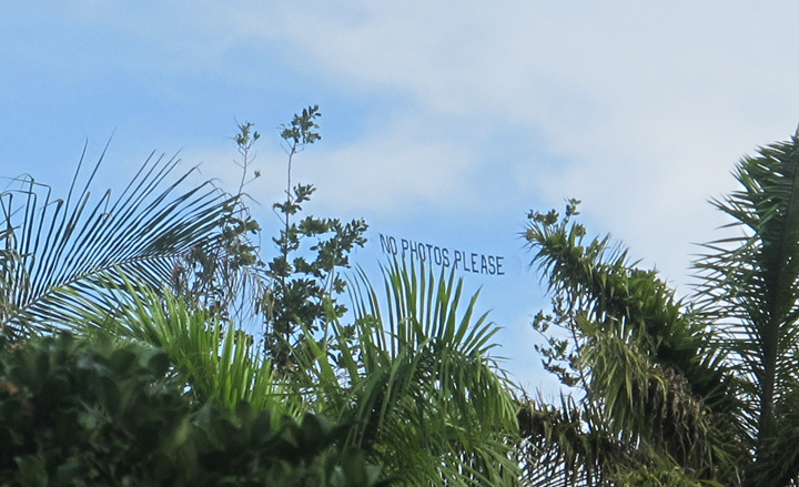 uvre:Morgans Hotel Group used the sky as a canvas during Art Basel Miami Beach, emblazoning