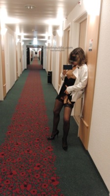 Kinky-In-Public:  Getting Kinky In Hotel Hallway 