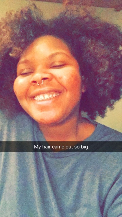 afrocentricsunflower:  Late blackout➰  😍