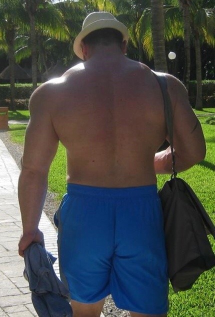 pjsesq:  Mike Zylstra Look at the full panoply of pectorals on that guy Length of all his muscle bellies The sheer art of his physique Dark, handsome, hairy Epitome of the virile 