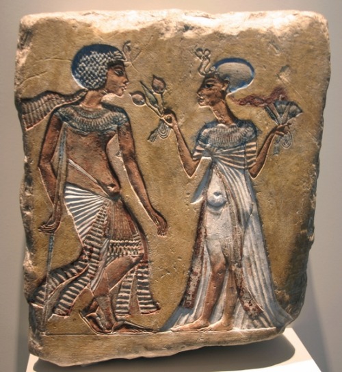 grandegyptianmuseum:A relief of a royal couple in the Amarna style(painted limestone figures have va