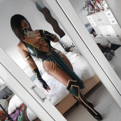 cosplay-galaxy:Jade from Mortal Kombat, by