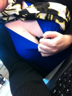 shibarislut:  Office cleavage.