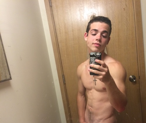 exposedmenwhisper: New 20yo not posting hi. Pics or his 2 videos only trade…hit me up cilityx