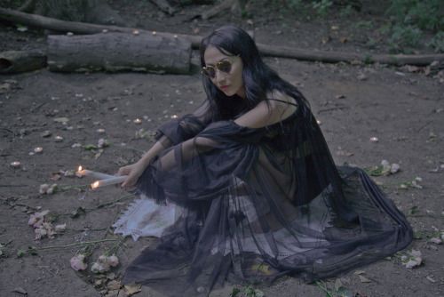 recreationalwitchcraft: sheandreverie:  Preorder our Spellbound Gown by October 1st and pay who