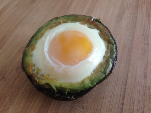 BreakfastBaked egg avocado I know I’ve made this before, but why mess with a good thing? Ama