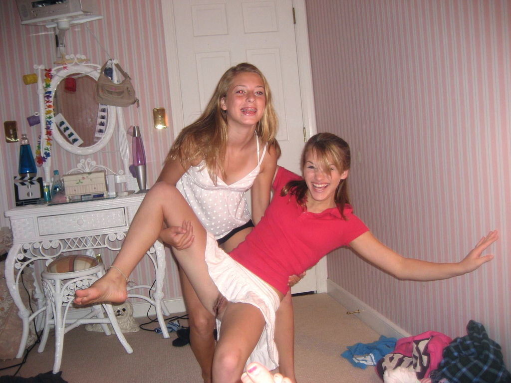 HappyNakedGirls.Tumblr.com