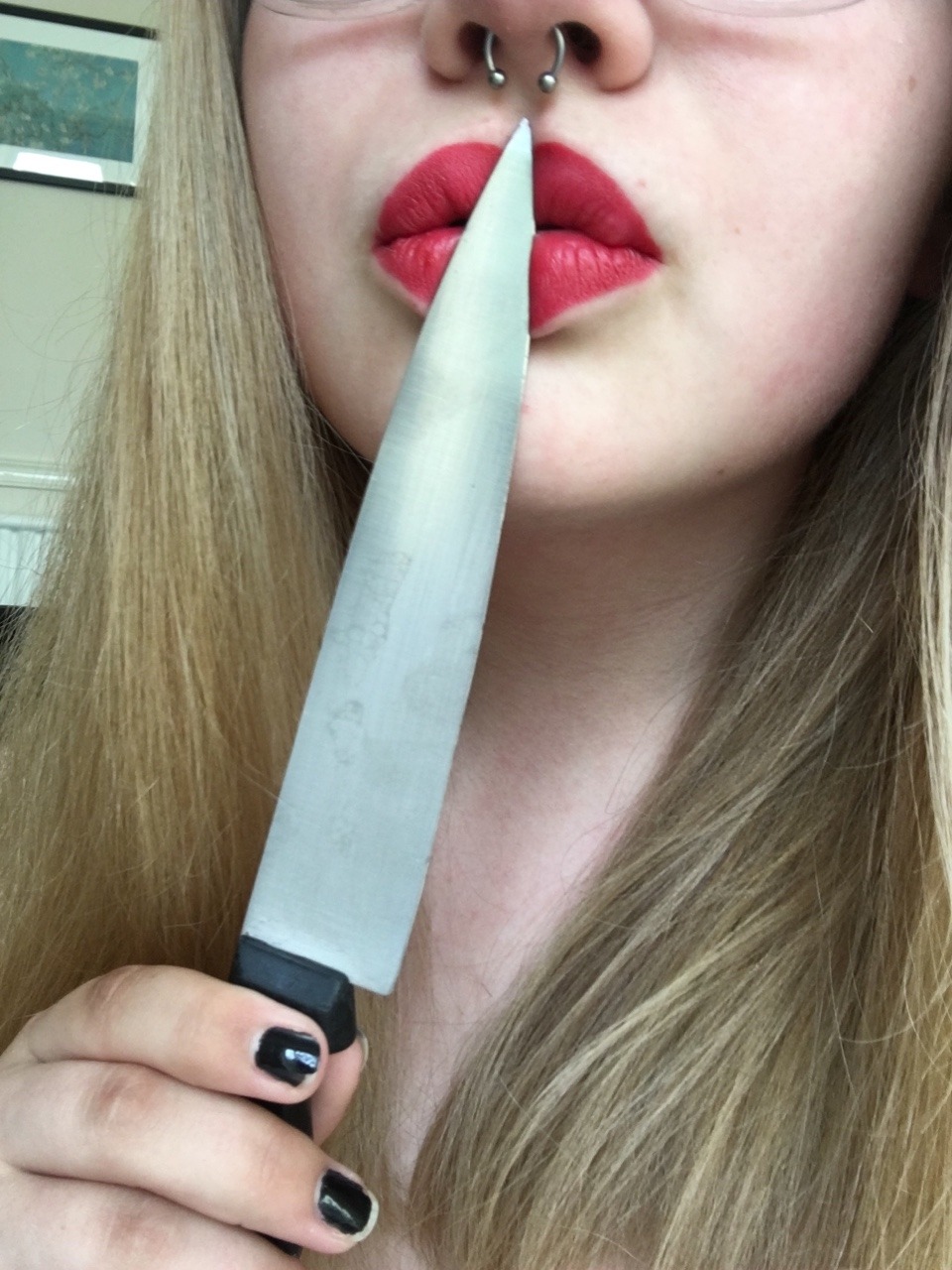 erosprincess:  More knives.  🦄pretty please don’t remove the caption🦄