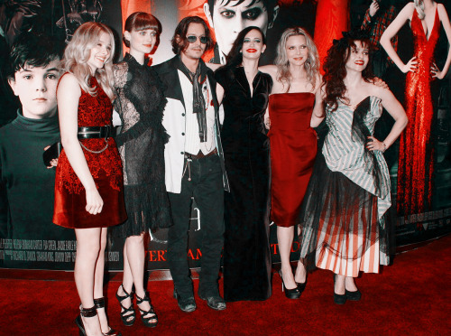 forevagreen:The cast of Dark Shadows at the Dark Shadows premiere (2012)