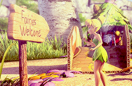 pixiehollovv:You don’t have to understand.You just have to believe.