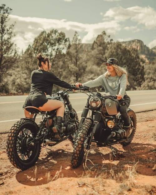 bigleggedwomanthings: Source:  Cafe Racer Passion Photo credits do the owner