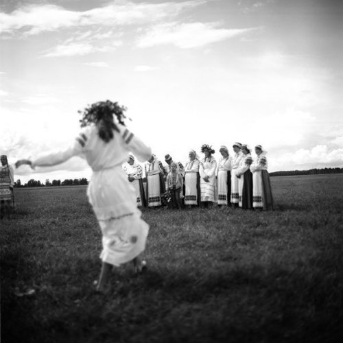 songs-of-the-east: Pagan Belarus. Photography project by Andrei Liankievich.  Christmas, Strechannie