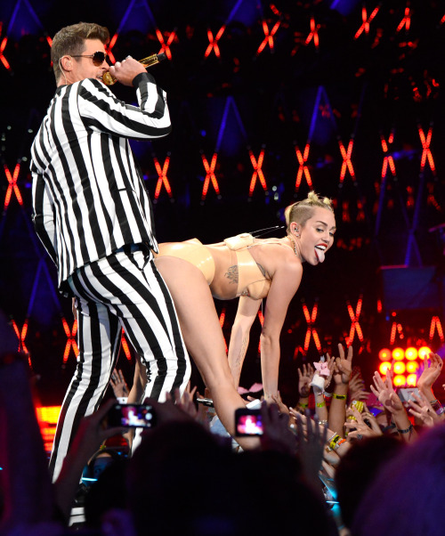 Porn photo Robin Thicke & Miley Cyrus. ♥  Fuck