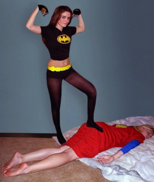 Sex Super heroines victory pose pictures