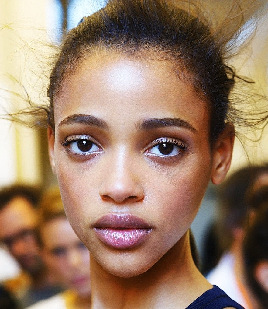 ba-c:  isteiro:  Aya Jones at Viktor &amp; Rolf S/S 2015 at PFW  wow