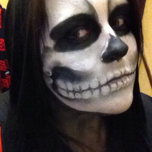 I liked the jaw but being a perfectionist I was never satisfied haha 🎃🔮💀 #quickmakeup #white #art #skull #skeleton #spookyscary #supereasymakeup #dead #death #gothwhite #Halloween #halloweenmakeup #black #bones #makeup #ManicPanic #melbourne
