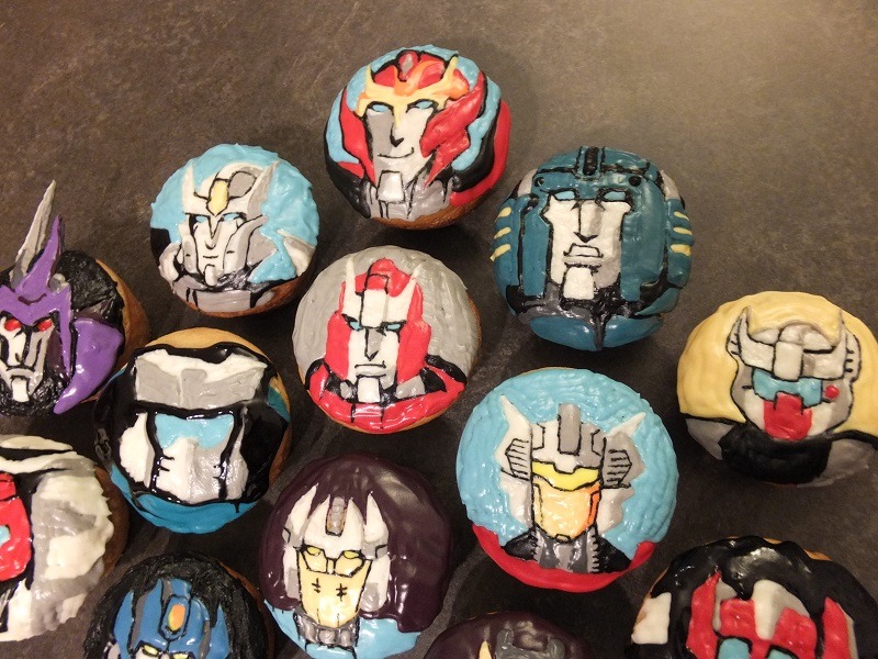 goddamnitriot:  blackunic0rn:  It’s Reading Week, I love Transformers: More Than