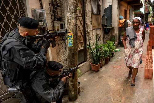 africansouljah:  David Alan HarveyBRAZIL. Rio de Janeiro, RJ. 2010. BOPE does a practice drill in a favela. 