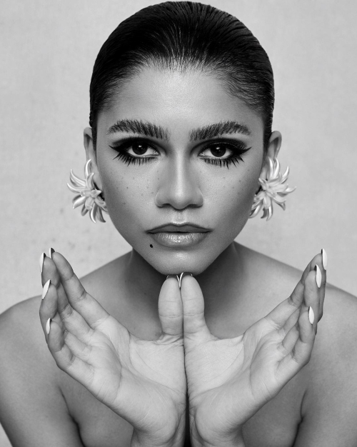 thequeensofbeauty:ZENDAYA for essence magazine (2020)